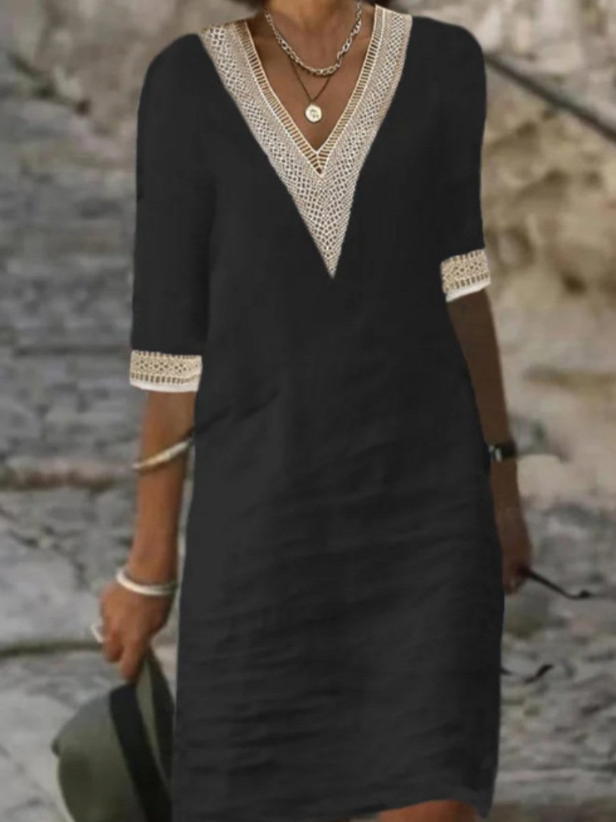 Vestido de linho elegante com decote em V e ornamentos de renda