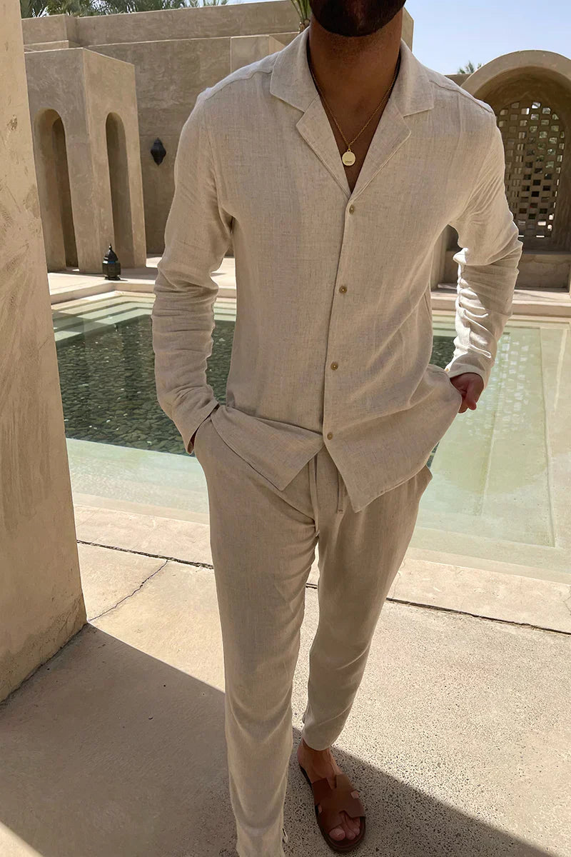 Conjunto de roupas masculinas