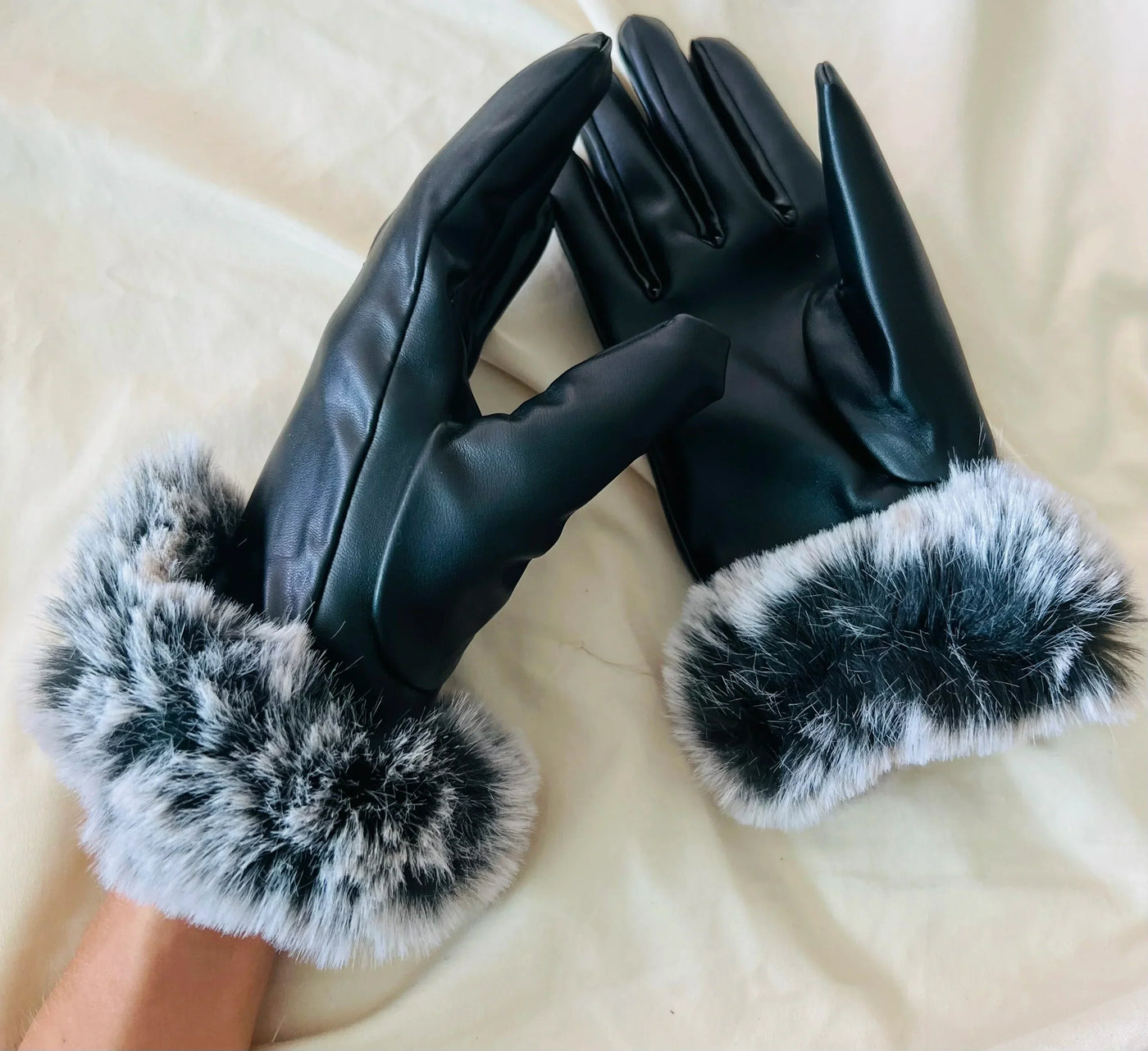 Lotte | Luvas de pele elegantes e quentes