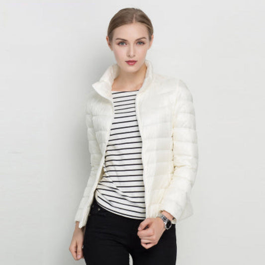Warme leichte Damen Daunenjacke mit Slim Fit | Kurze Winterjacke