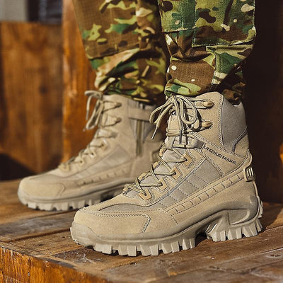 Botas militares à prova d'água e perfuradas para uso ao ar livre
