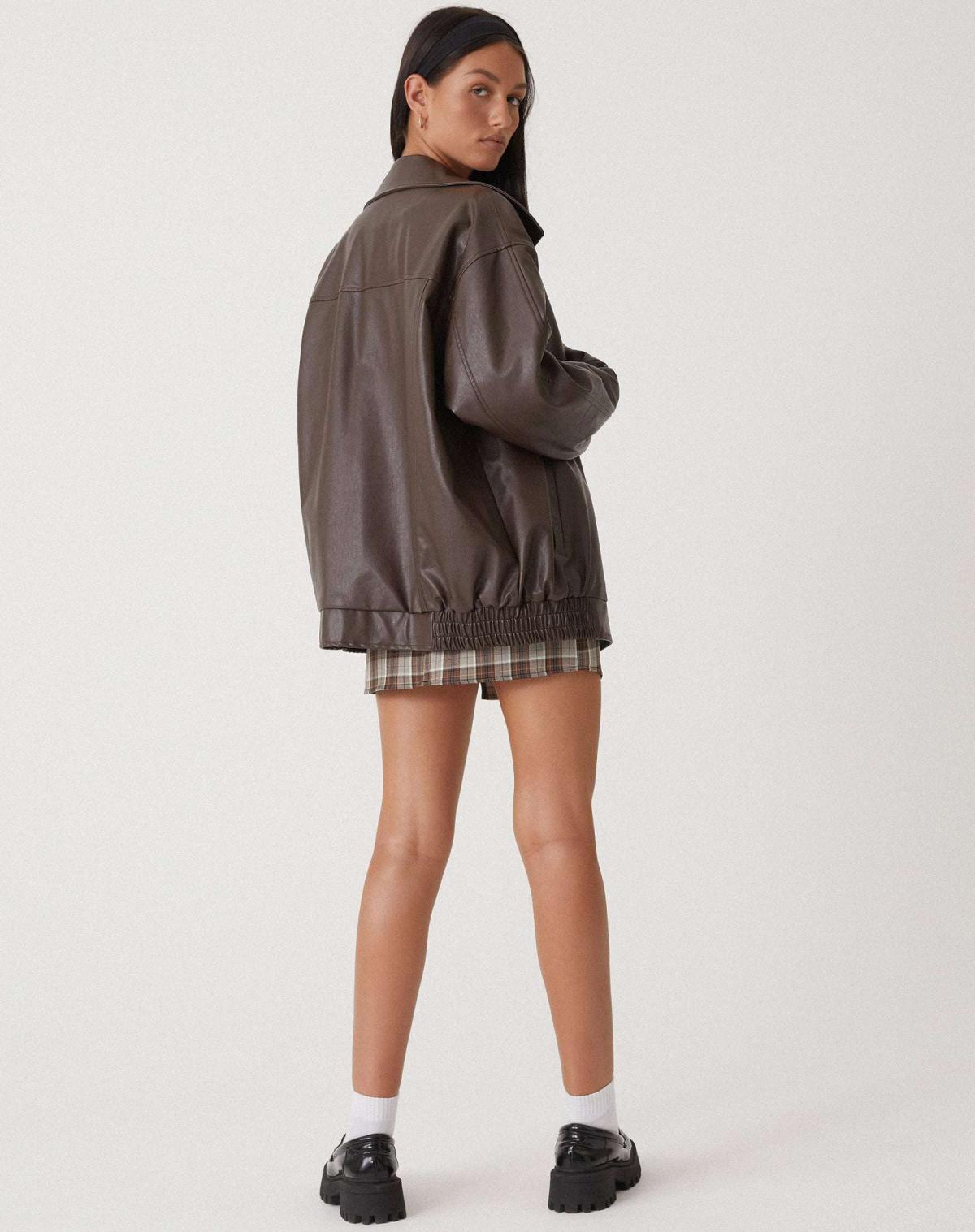 Élégante veste en cuir grande taille : confortable et moderne pour tous les jours